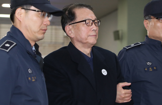 Former presidential chief of staff Kim Ki-choon (Yonhap)