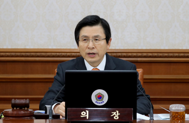 Acting President and Prime Minister Hwang Kyo-ahn (Yonhap)