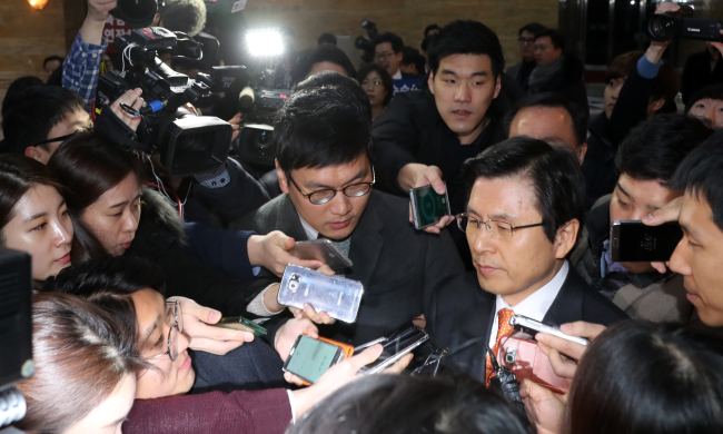 Acting President and Prime Minister Hwang Kyo-ahn (Yonhap)