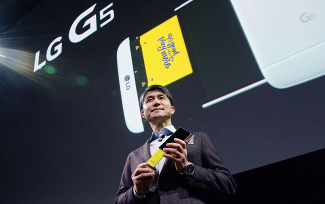 LG's mobile chief Cho Juno