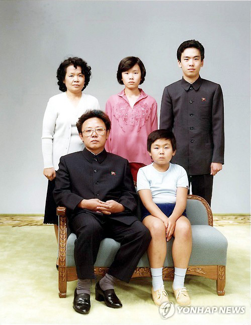 Shown is a file photo taken in August 1981 of Kim Jong-nam (R, front row), the half brother of North Korean leader Kim Jong-un, together with his father (L, front row), late North Korean leader Kim Jong-il. A press statement released by the Malaysian police on Feb. 14, 2017, said a 46-year-old North Korean named Kim Chol died the previous day on his way to a hospital from a Malaysia International Airport service counter where he sought initial medical treatment. (Yonhap)