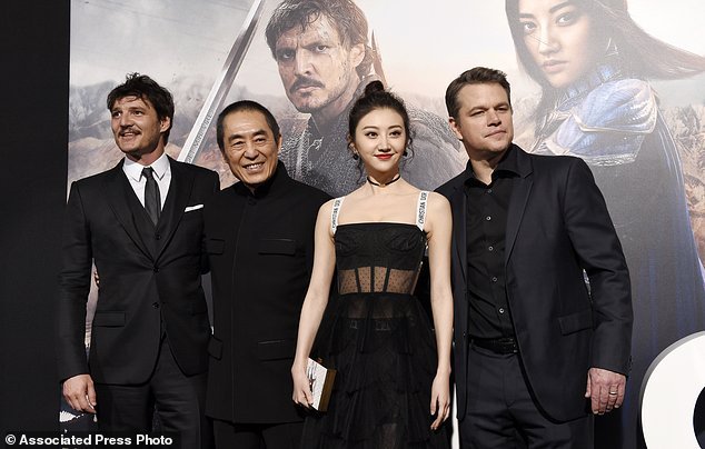 From left: director Zhang Yimou, actress Jing Tian and Matt Damon attend the premiere of Universal Pictures’ “The Great Wall,” Wednesday, at the TCL Chinese Theatre in Hollywood, California. (AFP-Yonhap)