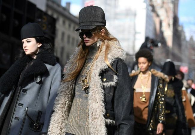 A model walks the runway for the Marc Jacobs collection during New York Fashion Week on Thursday in New York City. (AFP-Yonhap)