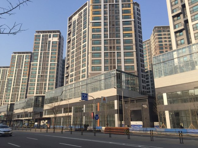 이달 말 입주가 예정된 경희궁자이 팰리스에비뉴 상가 모습.