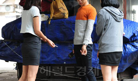 청소년의 흡연은 다이어트와 병행되는 경우가 많아 자칫 거식증까지 초래할 수 있다는 연구 결과가 나왔다. 사진은 관련 이미지. [사진=헤럴드경제DB]