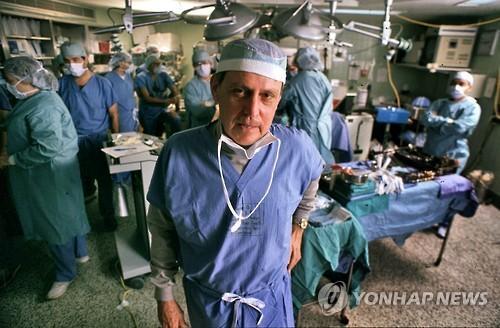 故 토머스 스타즐 박사.
[사진제공=APㆍ연합뉴스]