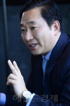 성상용 대표는 6일 서울 여의도 콘래드호텔에서 진행된 본지와의 인터뷰에서 “최근 불거진 다양한 문제들을 해결해도약의 발판을 마련하는 한 해로 만들겠다”고 말하고 있다. [사진=박해묵 기자/mook@heraldcorp.com]