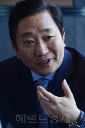 성상용 대표는 6일 서울 여의도 콘래드호텔에서 진행된 본지와의 인터뷰에서 “최근 불거진 다양한 문제들을 해결해도약의 발판을 마련하는 한 해로 만들겠다”고 말하고 있다. [사진=박해묵 기자/mook@heraldcorp.com]