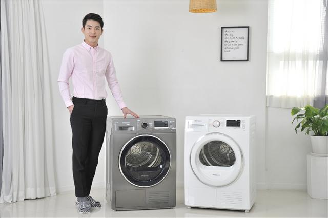 삼성전자가 13일 미국과 유럽시장에서 주로 판매하던 건조기를 국내 출시했다. 이는 미세먼지 등 환경오염요인이 늘어나면서 건조기에 대한 수요가 급증했기 때문으로 풀이된다. 	 [사진제공=삼성전자]