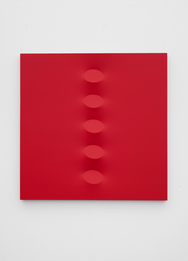 Turi Simeti, Cinque ovali rosso arancio, 2015, Acrylic on shaped canvas, 120x120cm. [사진제공=리안갤러리]