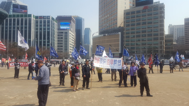 [3ㆍ18 집회][포토]확연히 줄어든 태극기 집회 인원