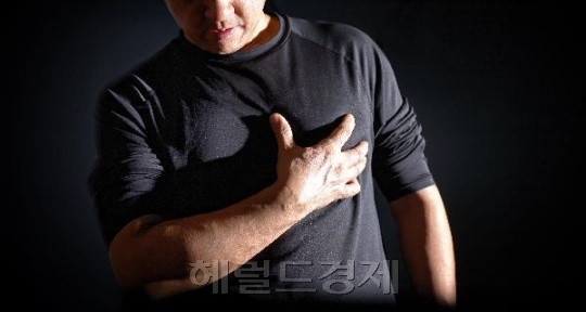 호흡곤란 등을 야기하는 아나필락시스는 유발하는 원인 물질을 피하는 것이 최선의 예방법이다. 사진은 관련 이미지. [사진=헤럴드경제DB]