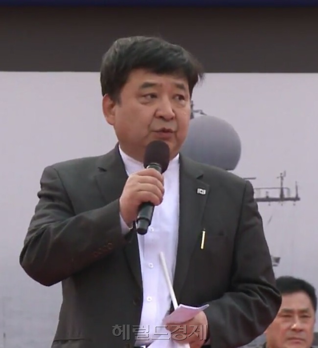 정광용 국민저항본부 대변인이 25일 오후 서울 중구 대한문 앞에서 열린 ‘제3차 탄핵무효 국민저항 총궐기 국민대회’에 참석해 발언하고 있다. 정민경 기자/mkjung@heraldcorp.com