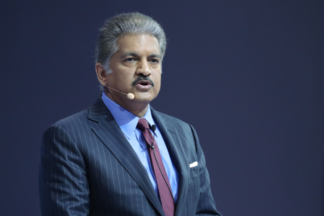 Anand Mahindra, chairman of Mahindra Group, introduces SsangYong’s new G4 Rexton premium SUV during a press conference held at the 2017 Seoul Motor Show in Goyang, Gyeonggi Province, Thursday. (Yonhap)