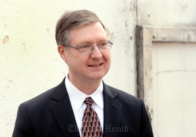 David Straub, a former Korea Desk at the US State Department and currently visiting fellow at the Sejong Institute in South Korea, poses during a recent interview with The Korea Herald. (Park Hyun-koo/The Korea Herald)