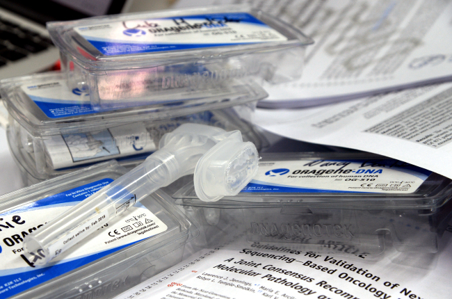 3billion's saliva testing kit (Park Hyun-koo/The Korea Herald)
