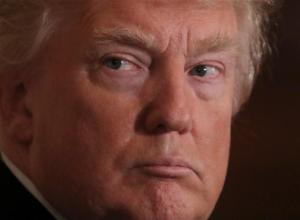 <YONHAP PHOTO-1254> U.S. President Donald Trump listens during a joint news conference with NATO Secretary General Jens Stoltenberg hold in the East Room at the White House in Washington, U.S., April 12, 2017. REUTERS/Carlos Barria/2017-04-13 05:38:42/ <저작권자 ⓒ 1980-2017 ㈜연합뉴스. 무단 전재 재배포 금지.>