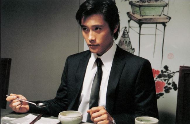 A still of the film “A Bittersweet Life,” depicting Lee Byung-hun (CJ Entertainment)