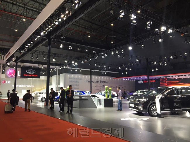 20일 상하이 모터쇼 내 기아자동차 부스. [사진=박혜림 기자/rim@heraldcorp.com]