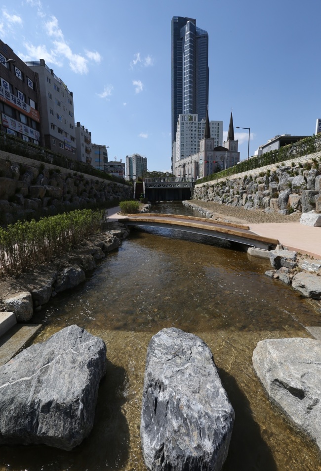 부천 심곡천,  31년 만에 생태하천 복원… 1km 구간 볼거리 조성