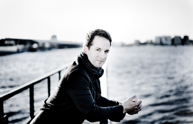 베르트랑 샤메유_Bertrand Chamayou (c) Marco Borggreve - Warner Classics [사진제공=서울시립교향악단]