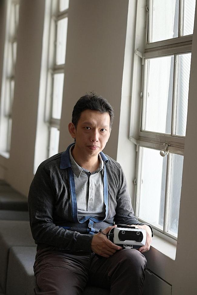 Mr. Lionel Chok‘s start-up Immersively focuses on education, services and applications in augmented and virtual reality technologies.   The Straits Times
　