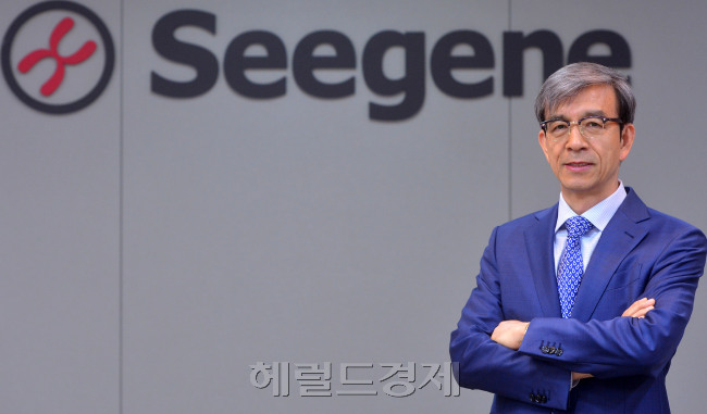 서울 송파구 씨젠 본사에서 만난 천종윤 대표는 “성장성이 무궁무진한 분자진단 시장을 깨우고, 대중화를 앞당기겠다”고 강조했다. 이상섭 기자 babtong@