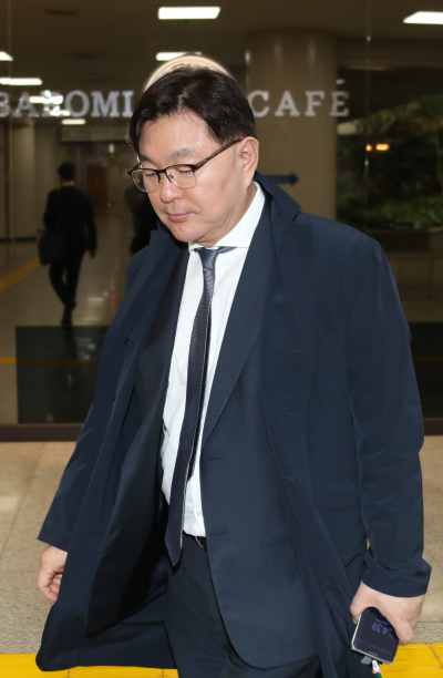 법원으로 들어서는 김영재 원장 [사진제공=연합뉴스]