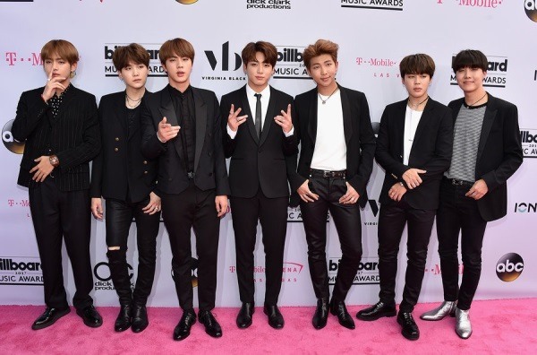 (Billboard)