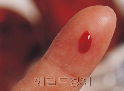 대표적인 희귀 질환인 혈우병도 유지 요법을 꾸준히 시행하면 건강한 삶을 영위할 수 있다고 전문의들은 강조한다. 사진은 관련 이미지. [헤럴드경제DB]