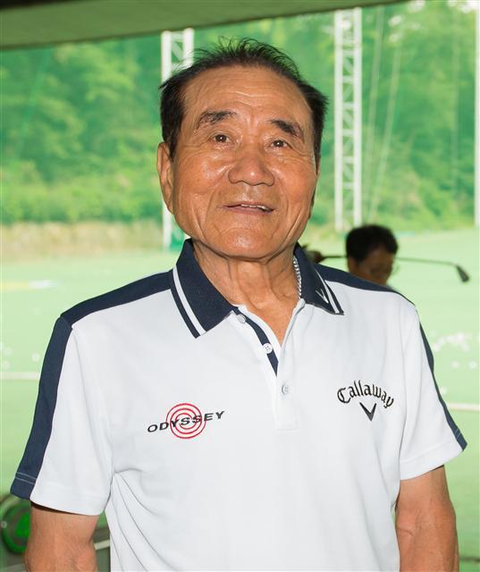 한국오픈 기념이벤트로 열린 양궁 골프 정확성 경연. 양궁이 이겼다.