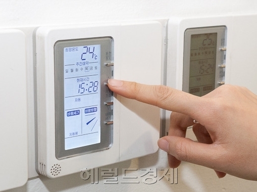 현재 공공기관의 경우 산업통상자원부가 정한 ‘공공기관 에너지 이용 합리화 추진에 관한 규정’에 따라 기온이 28도를 넘어야 가동할 수 있다. [헤럴드경제DB]