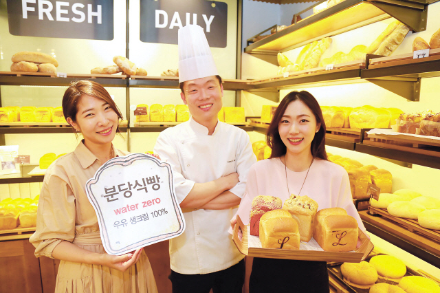 요즘 완판 행진을 이어가고 있는 AK플라자 분당점의 ‘분당식빵’. 하루 60개만 생산하는데 오전 중에 다 팔린다.
