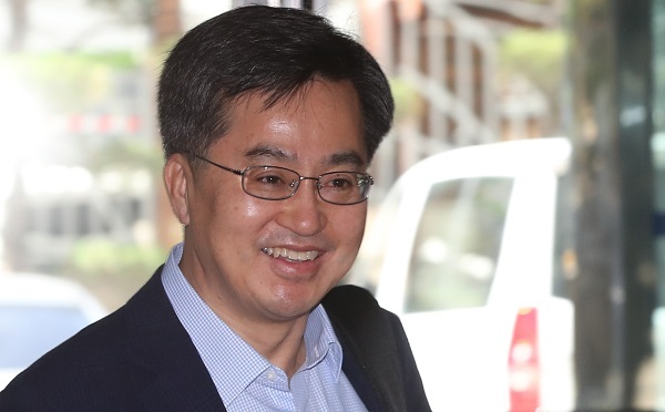 Finance Minister Kim Dong-yeon (Yonhap)
