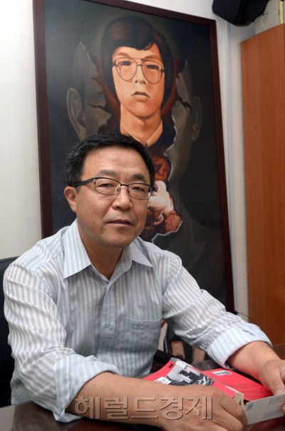 생떼같던 동생 박종철이 무자비한 공권력의 손에 숨을 거둔 남영동 대공분실 509호. 지금은 경찰청 인권센터로 바뀌었다. 현장에 들어설 때마다 가슴이 미어진다. 지금은 (사)민주열사박종철기념사업회 이사를 맡고 있는 친형 박종부씨가 현장을 둘러보며 30년 전의 고통스러웠던 순간에 대해 입을 열었다. [사진=정희조 기자/checho@heraldcorp.com]