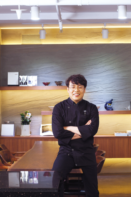‘솥밥 마니아’였던 김지완 모랑해물솥밥 대표는 ‘한국인은 밥심’이라며 현재도 솥밥 레시피를 개발해 나가고 있다.