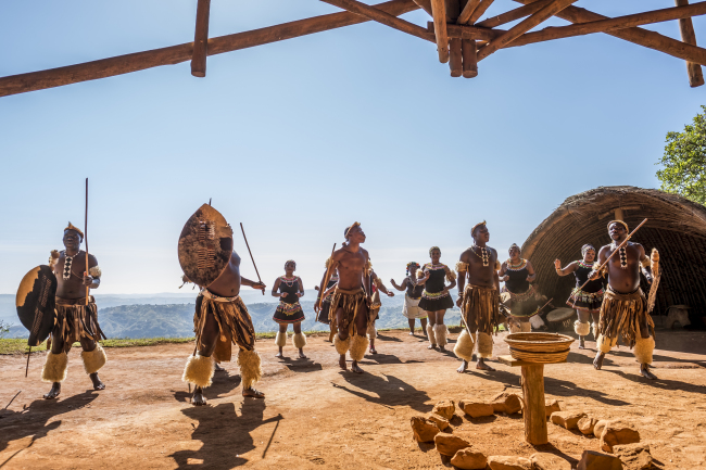 Dancers perform at the PheZulu Village nestled in the Valley of a Thousand Hills located 35km inland from Durban (Sohn Ji-young/The Korea Herald)