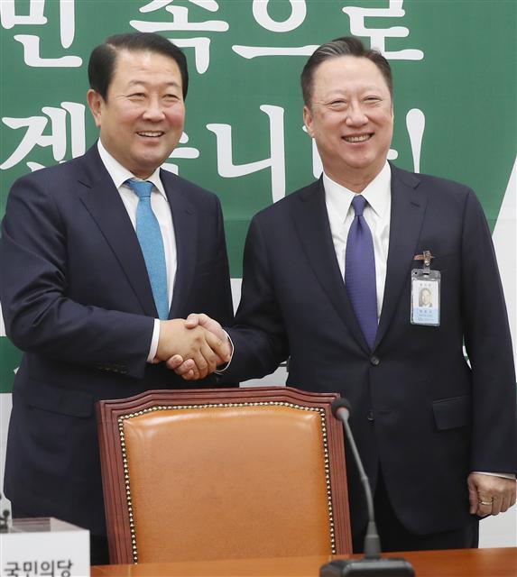 박주선 비대위원장 예방한 박용만 회장