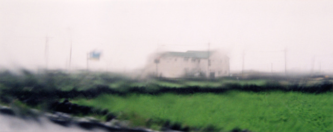 비바람이 몰아치는 제주의 풍경을 담았다. Ci Kim_Untitled, 2007, c-print, 170x400cm [사진제공=갤러리아라리오천안]