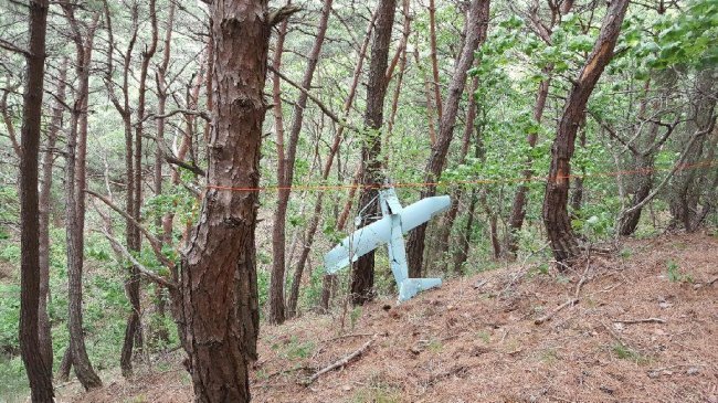 An image of suspected North Korean drone found on a mountain in Inje, Gangwon Province, on Friday. (Yonhap)