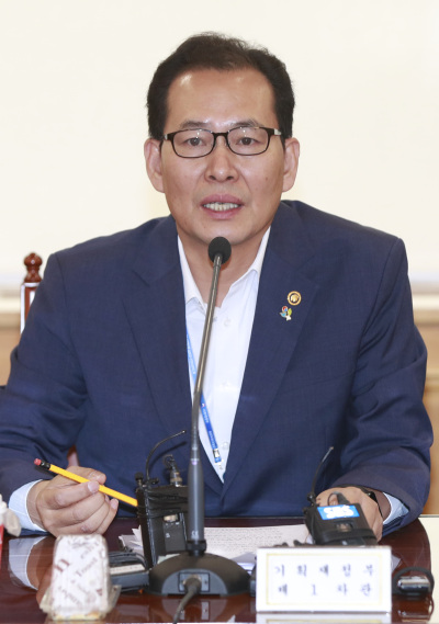 고형권 기획재정부 1차관이 15일 서울 중구 은행회관에서 열린 제52차 거시경제금융회의에서 발언하고 있다.［사진제공=연합뉴스］