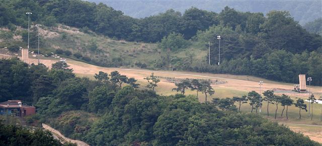 한미정상회담이 2주 앞으로 다가온 가운데 주한미군 고고도미사일방어체계 사드(THAAD) 문제를 둘러싼 한미 간 입장이 극명하게 엇갈리고 있다.