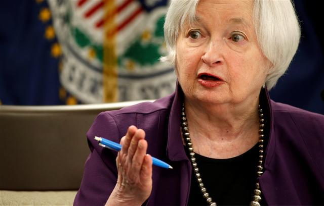 <YONHAP PHOTO-0584> Federal Reserve Board Chairwoman Janet Yellen speaks during a news conference after the Fed releases its monetary policy decisions in Washington, U.S., June 14, 2017. REUTERS/Joshua Roberts/2017-06-15 05:19:48/ <저작권자 ⓒ 1980-2017 ㈜연합뉴스. 무단 전재 재배포 금지.>