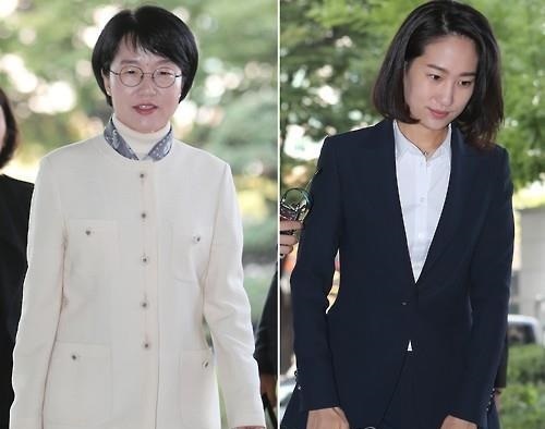 This file photo shows Rep. Park Sun-sook (left) and Rep. Kim Soo-min of the People's Party on Oct. 12, 2016. (Yonhap)