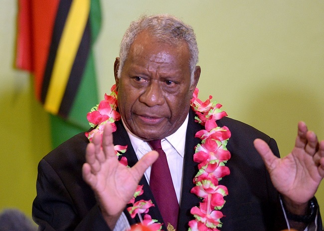 A filke photo taken on March 17, 2015, shows Vanuatu President Baldwin Lonsdale speaking at a press conference after cyclone Pam ripped through the island nation. (AFP-Yonhap)