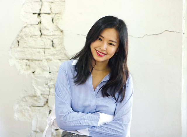 배우 이하늬는 ‘역적 : 백성을 훔친 도적’에서 한국무용, 승무, 판소리 등 다양한 재주들을 보여주며 장녹수라는 캐릭터를 빛냈다.