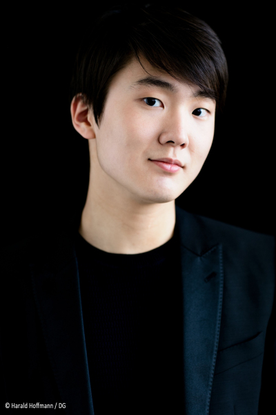 피아노 조성진 (C)Harald Hoffmann_DG [사진제공=롯데콘서트홀]