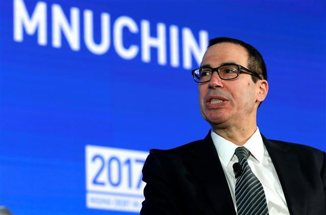 <YONHAP PHOTO-0171> FILE PHOTO: U.S. Treasury Secretary Steven Mnuchin discusses the Trump administration's budget plan during the Peterson Foundation's 2017 Fiscal Summit in Washington, U.S.,on May 23, 2017. REUTERS/Jim Bourg/File Photo/2017-06-07 00:43:46/ <저작권자 ⓒ 1980-2017 ㈜연합뉴스. 무단 전재 재배포 금지.>