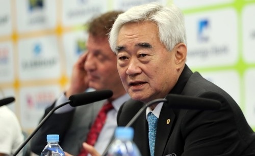 Choue Chung-won, president of the World Taekwondo Federation, speaks at a press conference ahead of the WTF World Taekwondo Championships' opening ceremony at T1 Arena inside Taekwondowon in Muju, North Jeolla Province, on June 24, 2017. (Yonhap)