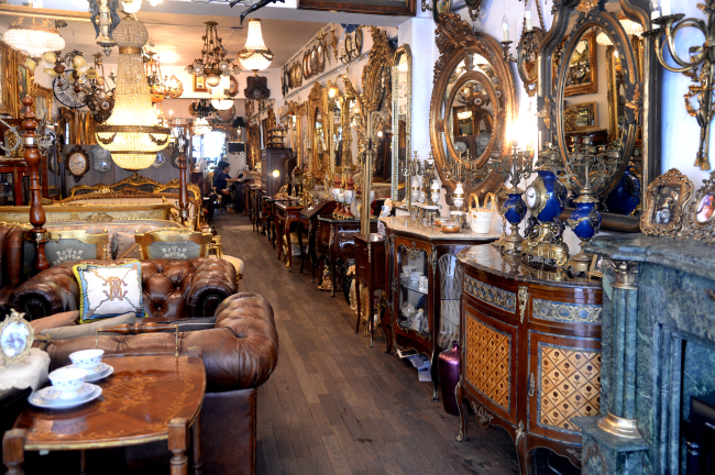 Antique furniture are displayed in a shop at Antique Furniture Street in Itaewon-dong, Seoul, Friday. (Park Hyun-koo/The Korea Herald)